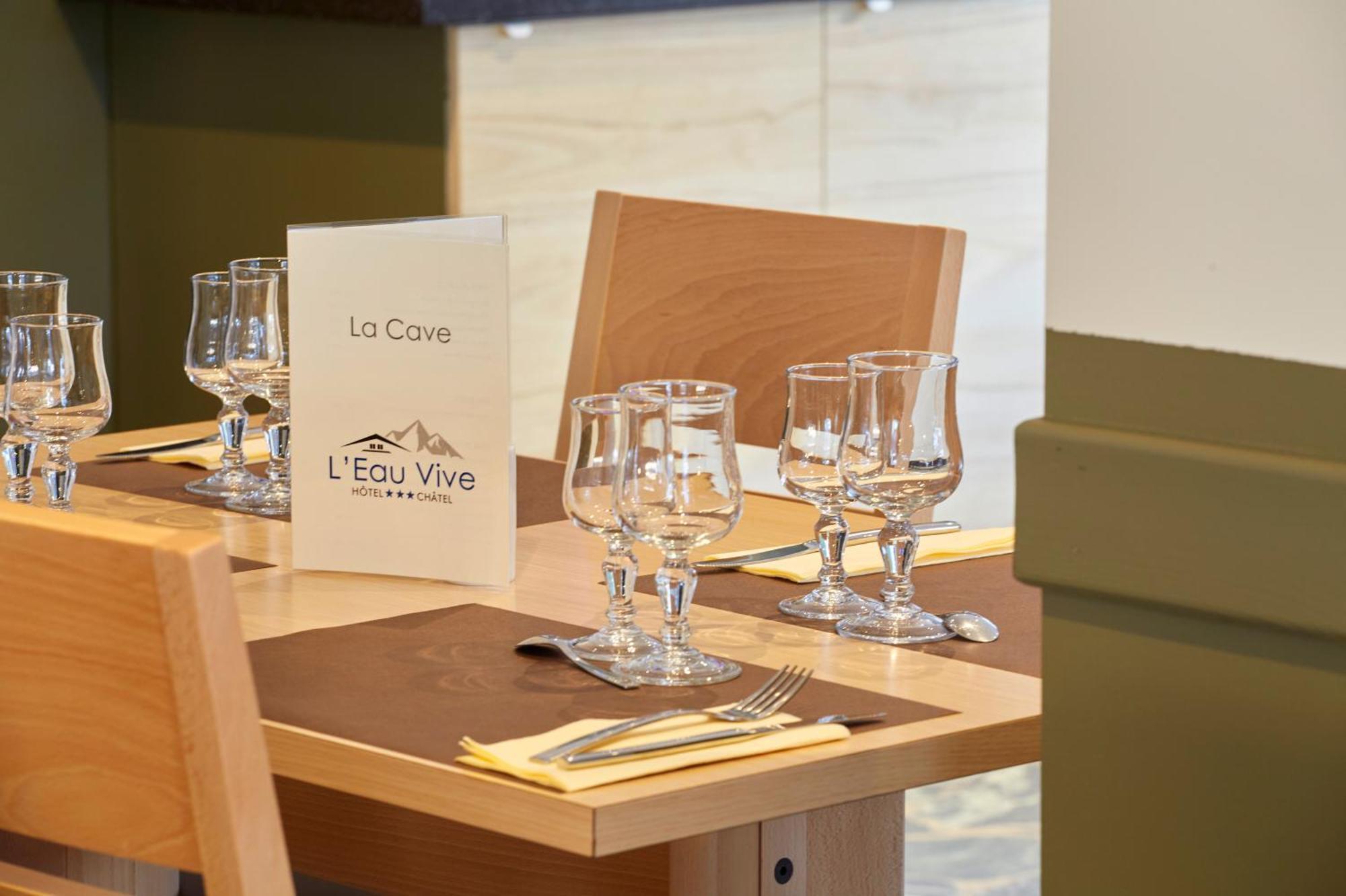 Hotel Eliova L'Eau Vive Chatel Bagian luar foto