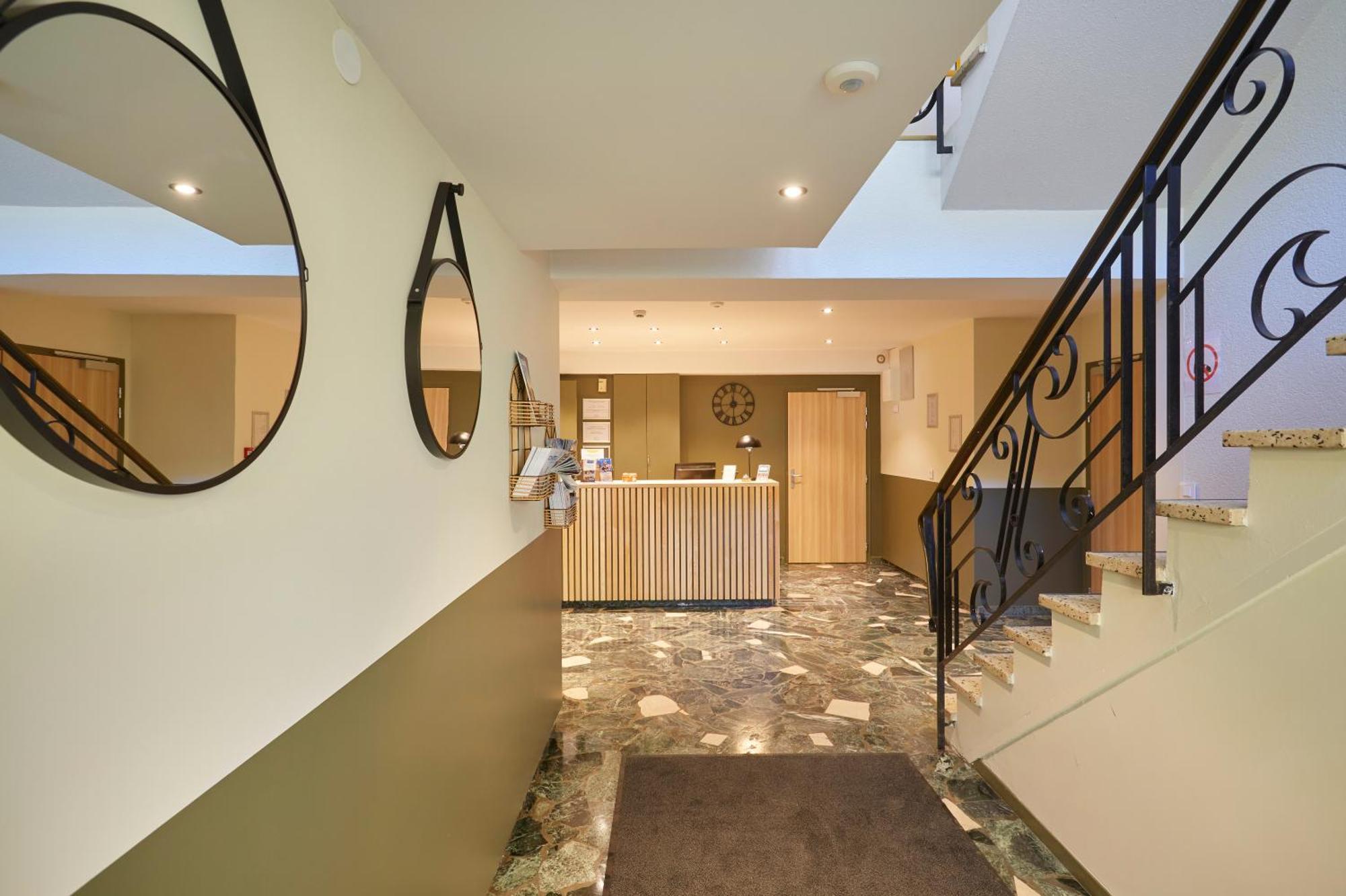 Hotel Eliova L'Eau Vive Chatel Bagian luar foto
