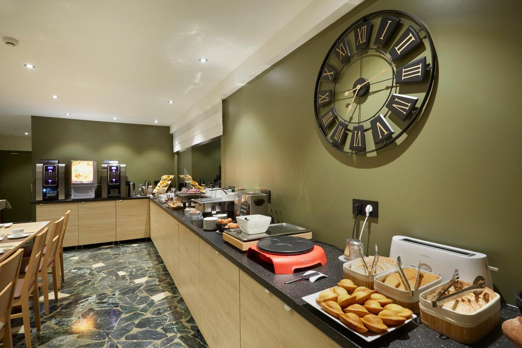 Hotel Eliova L'Eau Vive Chatel Bagian luar foto