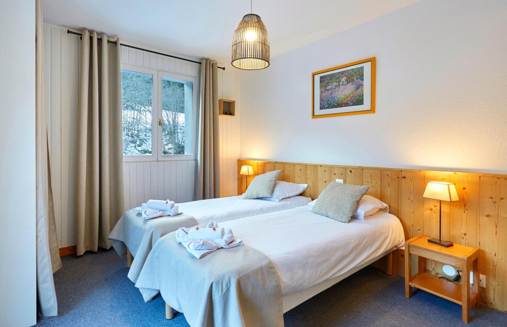 Hotel Eliova L'Eau Vive Chatel Bagian luar foto