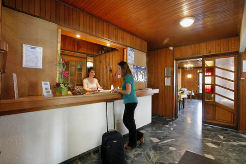 Hotel Eliova L'Eau Vive Chatel Bagian luar foto