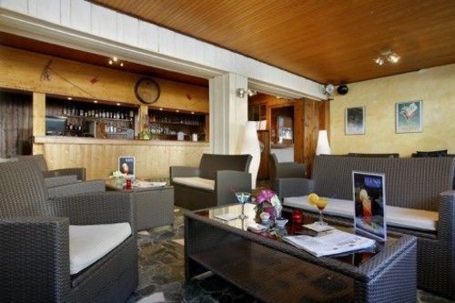 Hotel Eliova L'Eau Vive Chatel Bagian luar foto